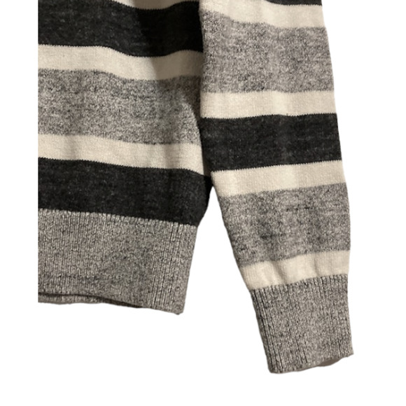 GAP Gray and White Striped Sweater - Women's Small 100% cotton minimalist - Picture 6 of 6